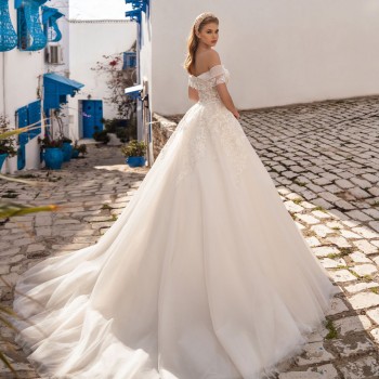 The Fairytale Bride: A Dreamy Wedding Gown