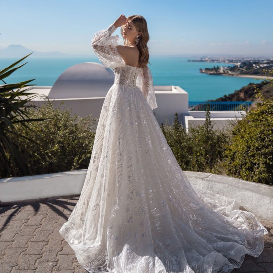 Flowy wedding gown hotsell